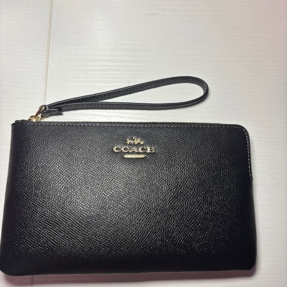 Large Corner Zip Wristlet
